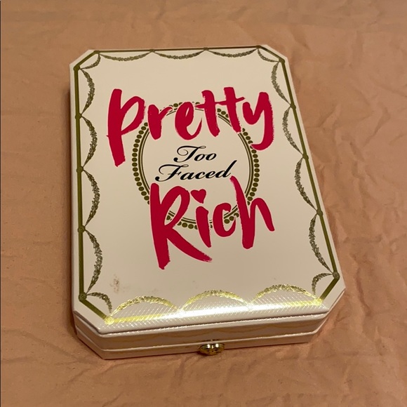 Too Faced Pretty Rich Palette - Picture 4 of 8